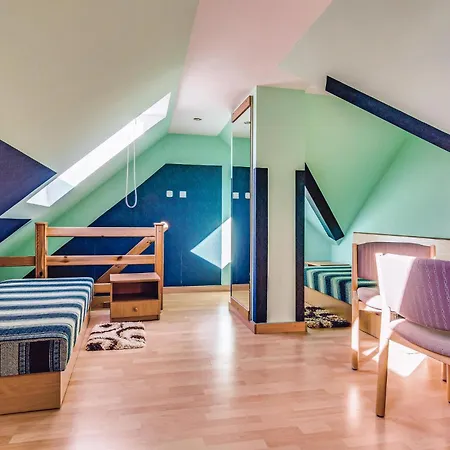 8 Bedroom Beautiful In Ferienhaus *