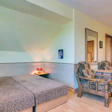 8 Bedroom Beautiful In Ferienhaus Miastko (Bytow)