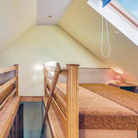 Casa vacanze 8 Bedroom Beautiful In Miastko (Bytow)