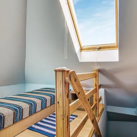 8 Bedroom Beautiful In