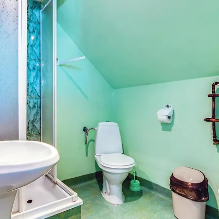 8 Bedroom Beautiful In Ferienhaus *