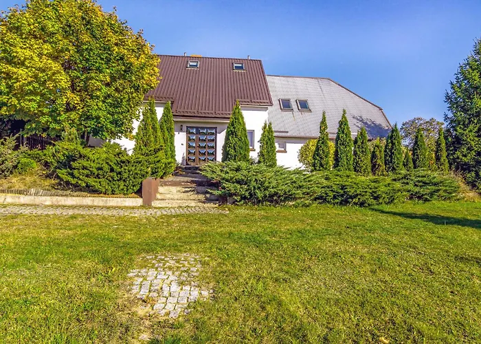 度假居 8 Bedroom Beautiful In *