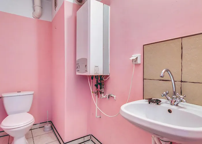 8 Bedroom Beautiful In *